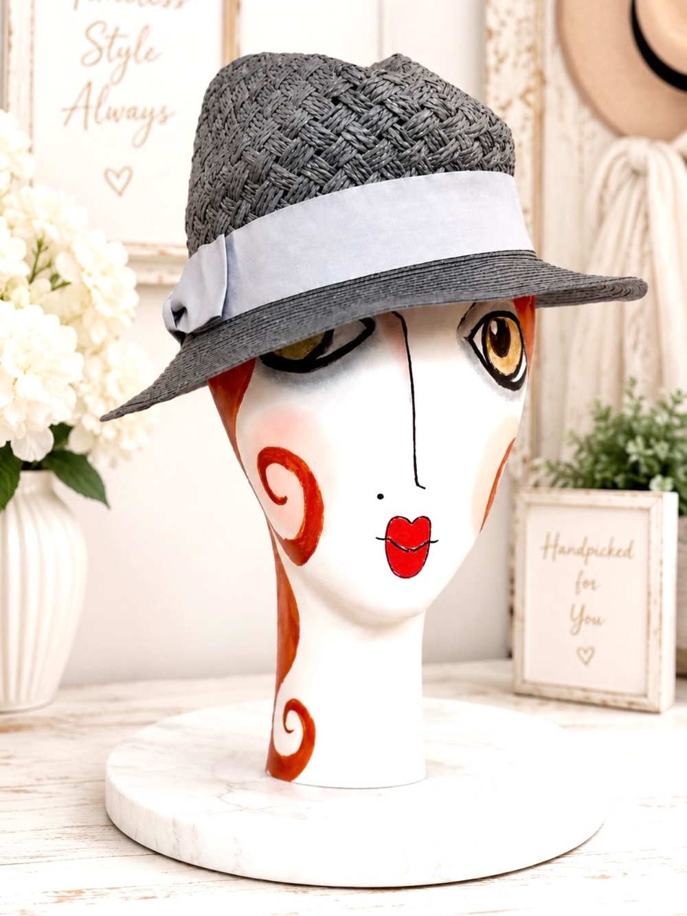 GIOVANNIO of NEW YORK Women hand woven adjustable hat w/ inner paisley print